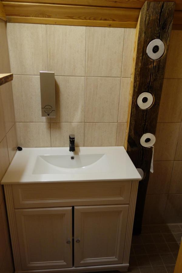 Adu-Jaani Kodumajutus Bed & Breakfast Matja ภายนอก รูปภาพ